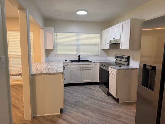 Foto del edificio - 2513 Winona Ave