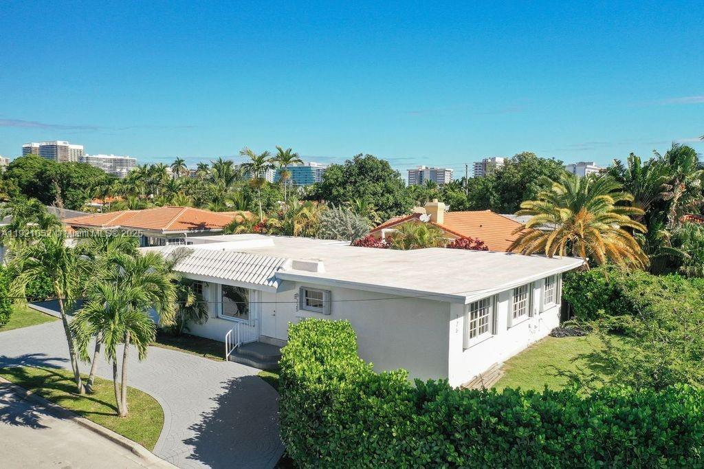 Foto principal - 725 91st St