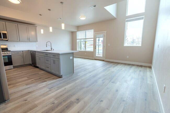 Foto del edificio - Brand new Townhomes