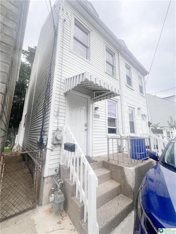 Building Photo - 725 Spruce St