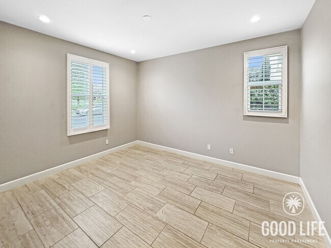 Foto del edificio - Stunning 3Bd/3.5Ba Home in Irvine w/Large Patio, Modern Design and 2 Master Suites!