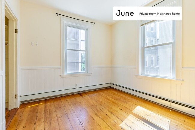 Building Photo - Room in Shared 4 bed/1.5 bath home