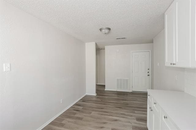 Foto del edificio - 5037 Collingwood Dr