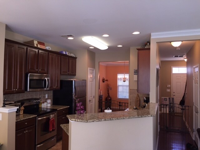 Building Photo - Park South Station Townhome - End Unit