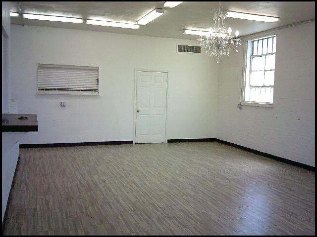 Building Photo - 206 N Reynolds Rd
