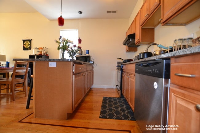 Photo - 233 Boylston St Apartment