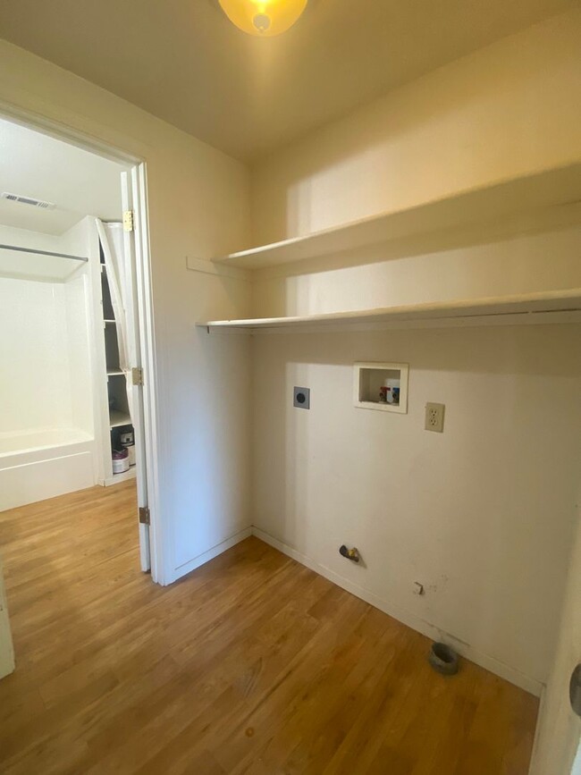 Building Photo - 3 Bed 2 Bath Home in the Country (Proberta...