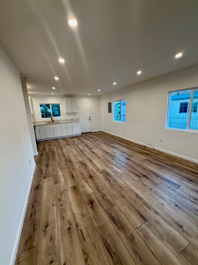 Foto del edificio - 1144 E Wilson Ave