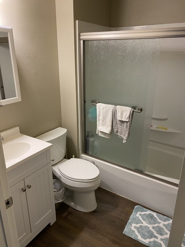 Building Photo - 1115 SW 26th St