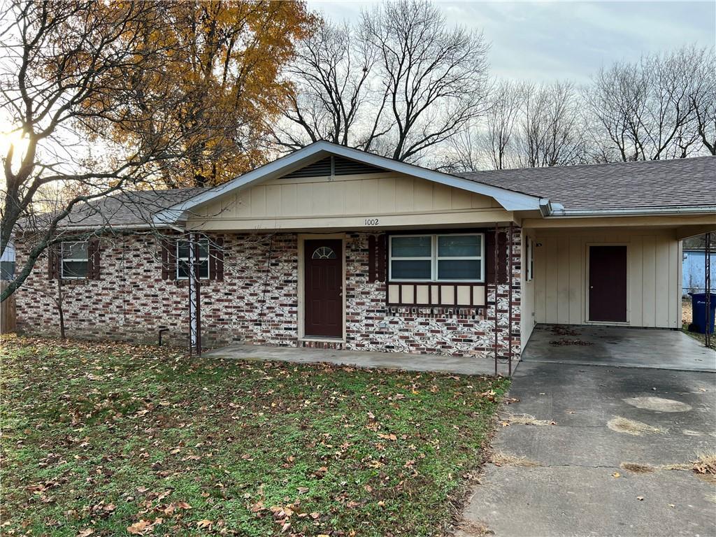 1002 W Jefferson St, Siloam Springs, AR 72761 House Rental in Siloam