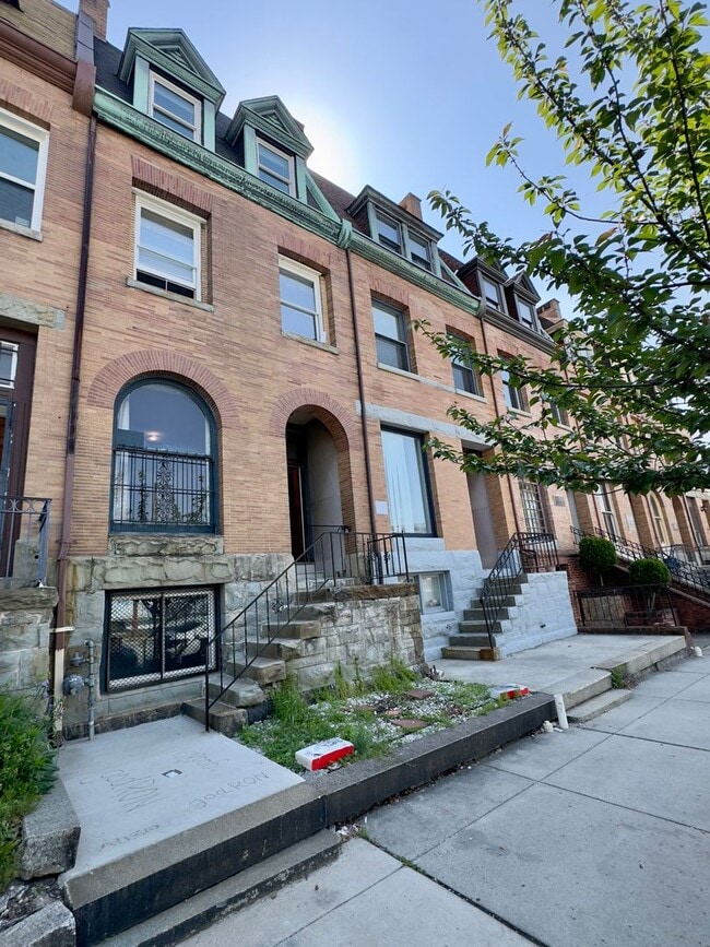 Building Photo - 1611 St Paul St