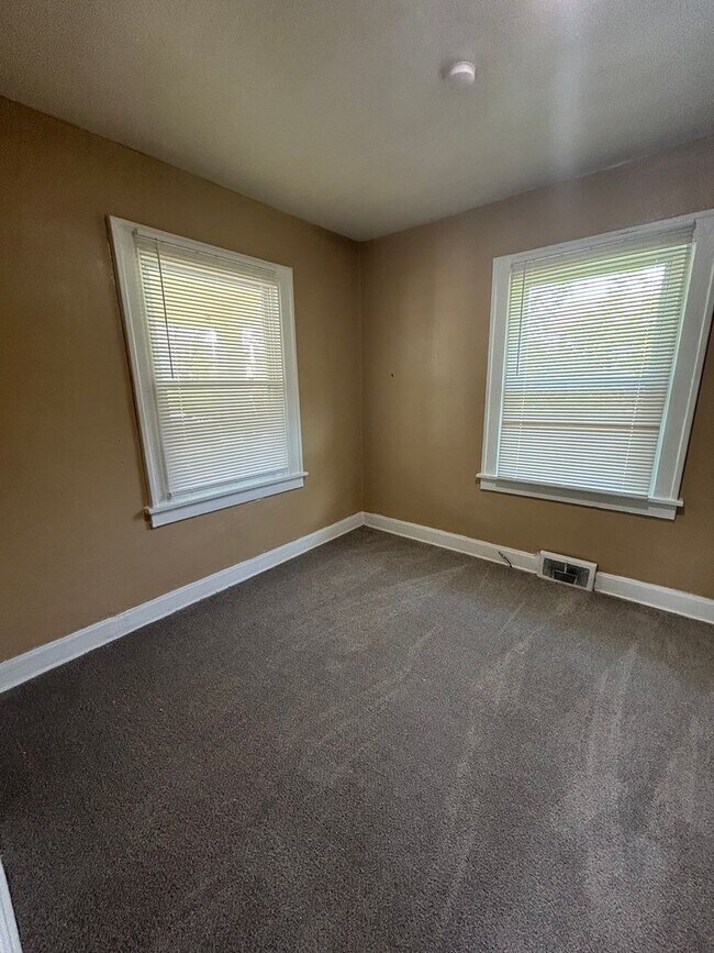 Foto del edificio - Coming Soon!! 2 Bed 1 Bath House!! $1063.00