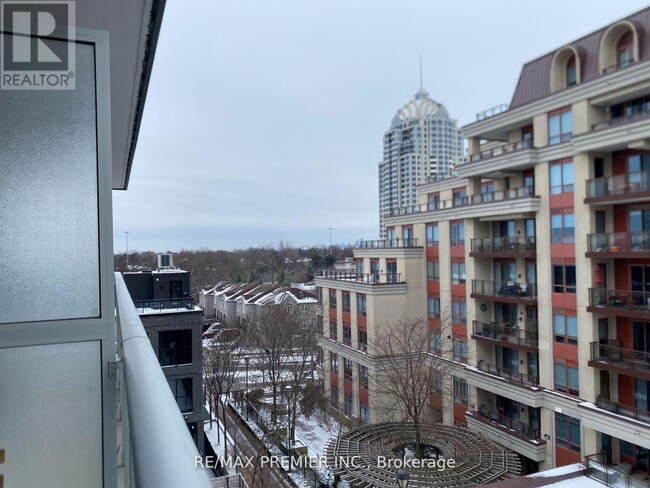 Photo du bâtiment - 621-621 Sheppard Ave E