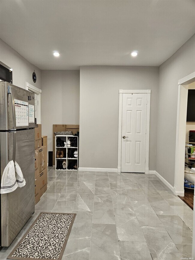 Building Photo - 30-48-48 14th St