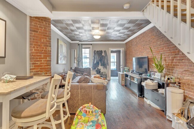 Building Photo - 109 Willow Ter