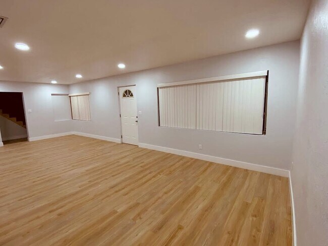 Building Photo - 131 W Atwater Ave