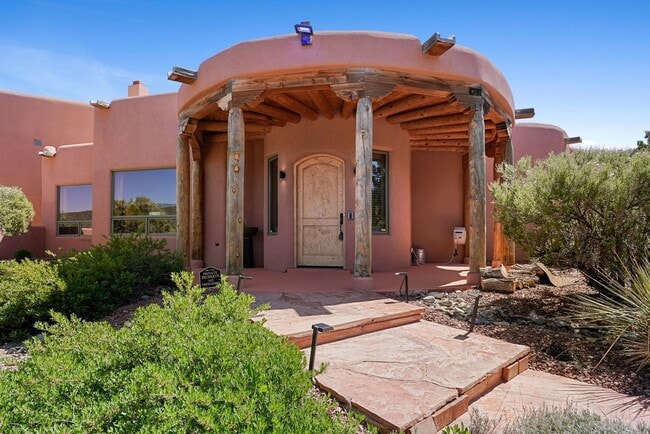 Building Photo - 28 Canon Escondido