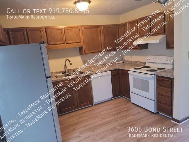 Foto del edificio - 3606 Bond St