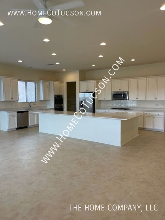 Building Photo - 38628 S Running Roses Ln