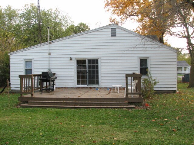 Building Photo - 1100 W Elsie Ave