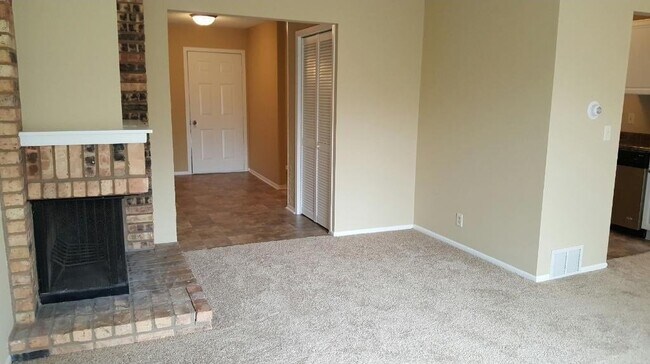 Foto del edificio - 247 W Eagle Lake Dr