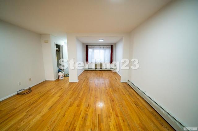 Building Photo - 2 bedroom in ASTORIA NY 11105