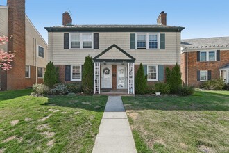 Building Photo - 21 Bayview Ct