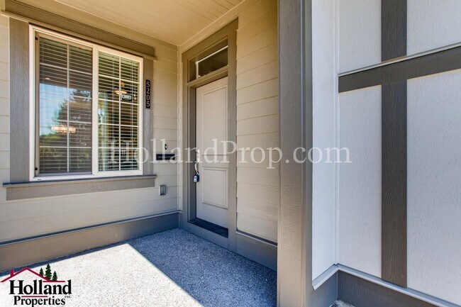 Foto del edificio - ** NEW PRICE ** Gorgeous 3-Bed Hillsboro Home with a Fenced Yard!