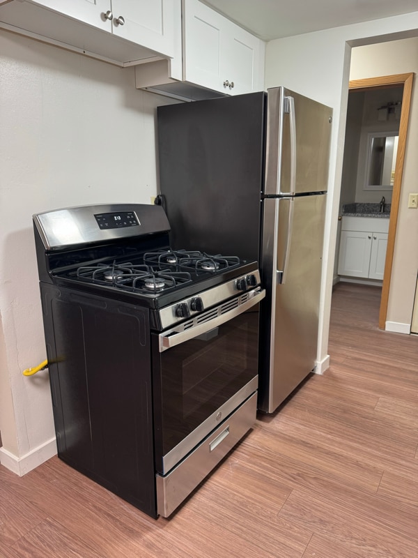 Building Photo - 2260 N Summit Ave