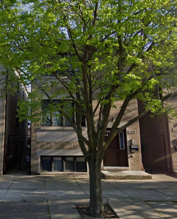 Foto principal - 445 W 37th St