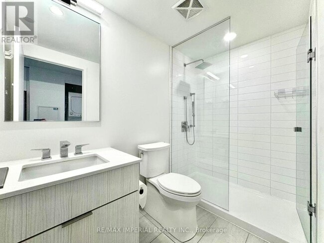 Building Photo - 25 Richmond St E