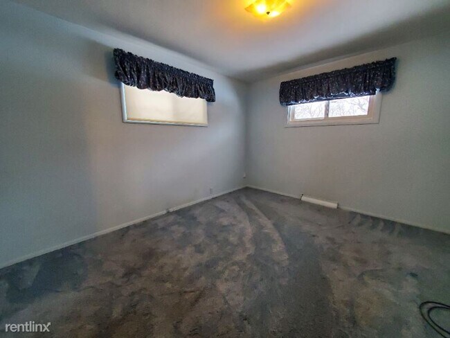 Building Photo - 3 br, 1 bath House - 968 Kendalwood