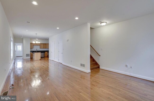 Foto del edificio - 580 50th St NE