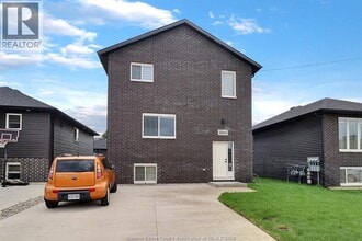 Building Photo - 1844 Meighen Rd