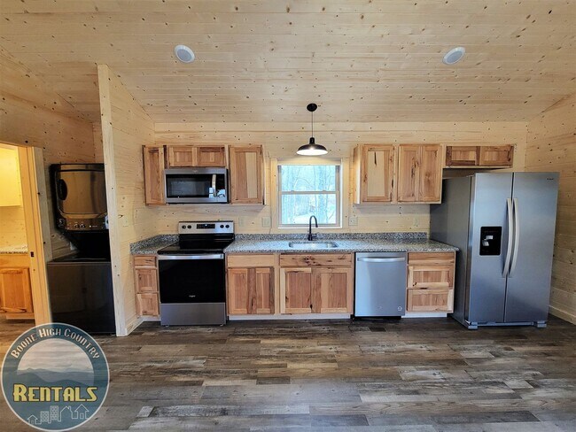 Building Photo - Beautiful 1-Bed Cabin In Trade, Tennessee