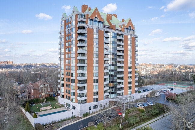 St James at the Park