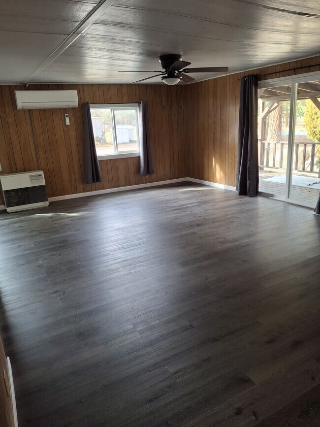 Foto del edificio - 3115 Fairlane Rd