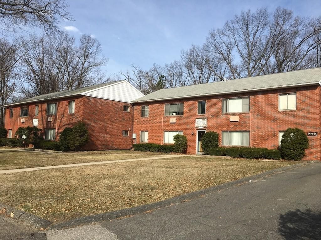 Primary Photo - 2 Leland Dr