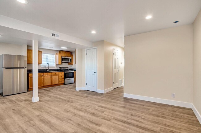 Foto del edificio - 817 W Heather Ln