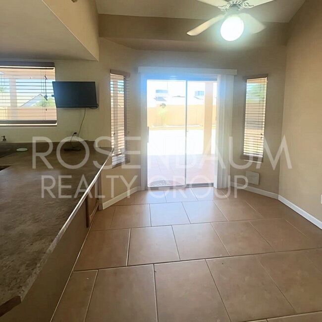 Foto del edificio - Gorgeous 3-beds, 3-baths home in the Suncr...