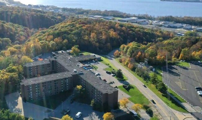 Building Photo - The Current Apartments