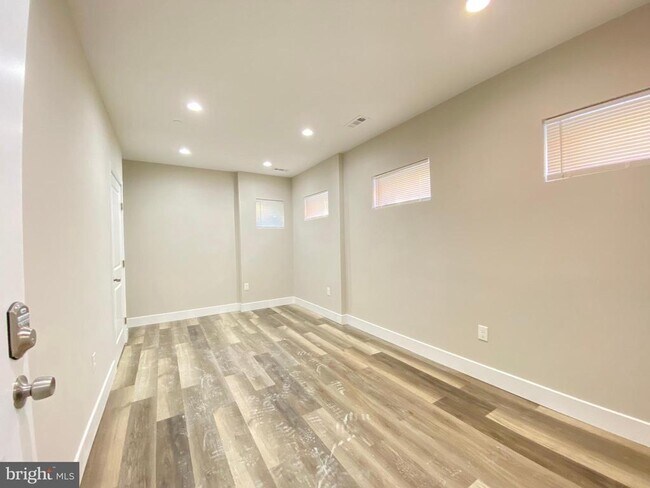 Foto del edificio - 1849 N 18th St