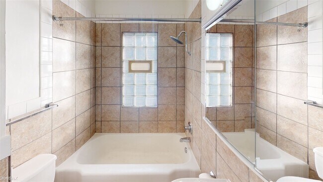 Foto del edificio - 2 br, 2 bath House - 411 W Bowen Ave