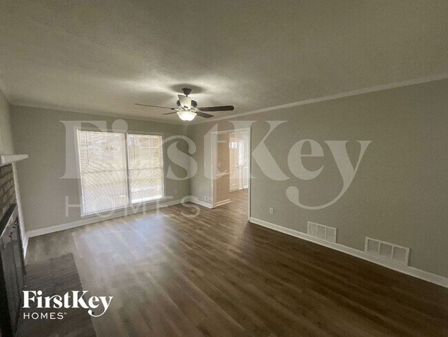 Building Photo - 517 Fond Du Lac Dr