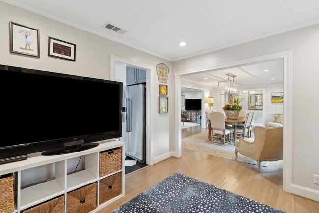 Foto del edificio - 6158 Burgoyne Rd