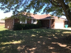 Building Photo - 1139 W Whiteside St