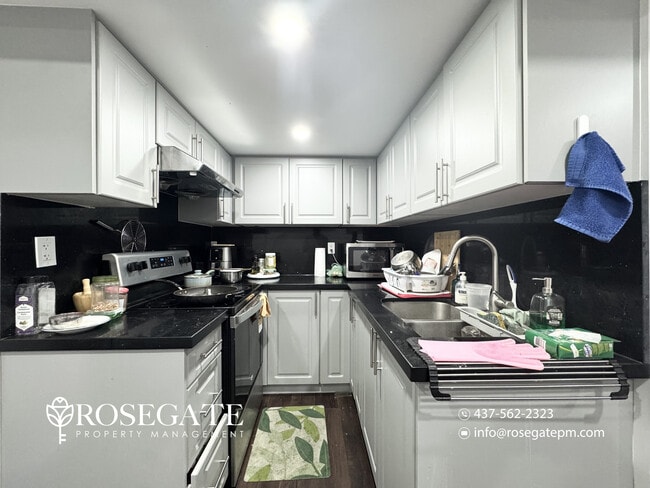 Building Photo - Spacious 1-Bedroom Walk-Out Basement Apart...