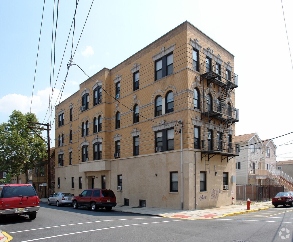 Primary Photo - 7104 Hudson Ave