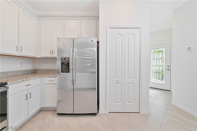 Building Photo - 4316 Lemongrass Dr