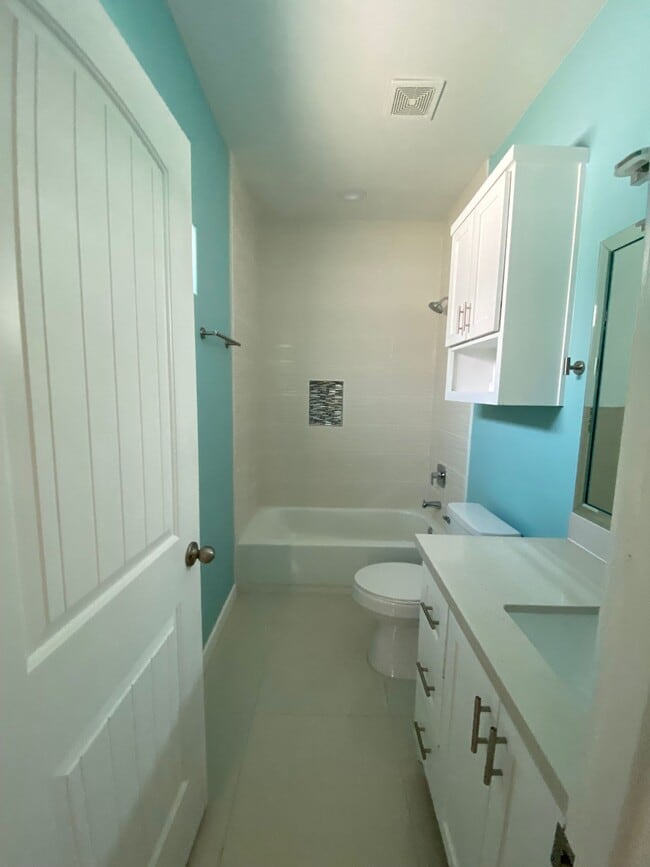 Building Photo - 200 W Saint Helena Ave